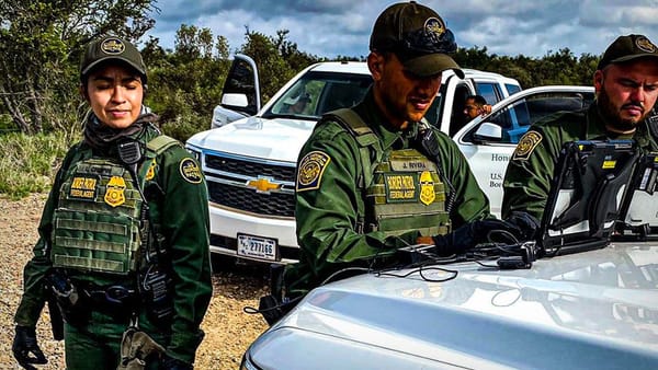 US Border Patrol mobile fingerprint identification news image