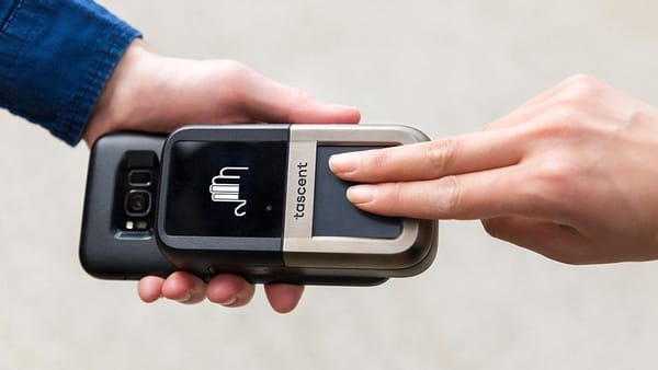 Tascent MX capturing face and fingerprint biometrics with a Samsung Galaxy S8